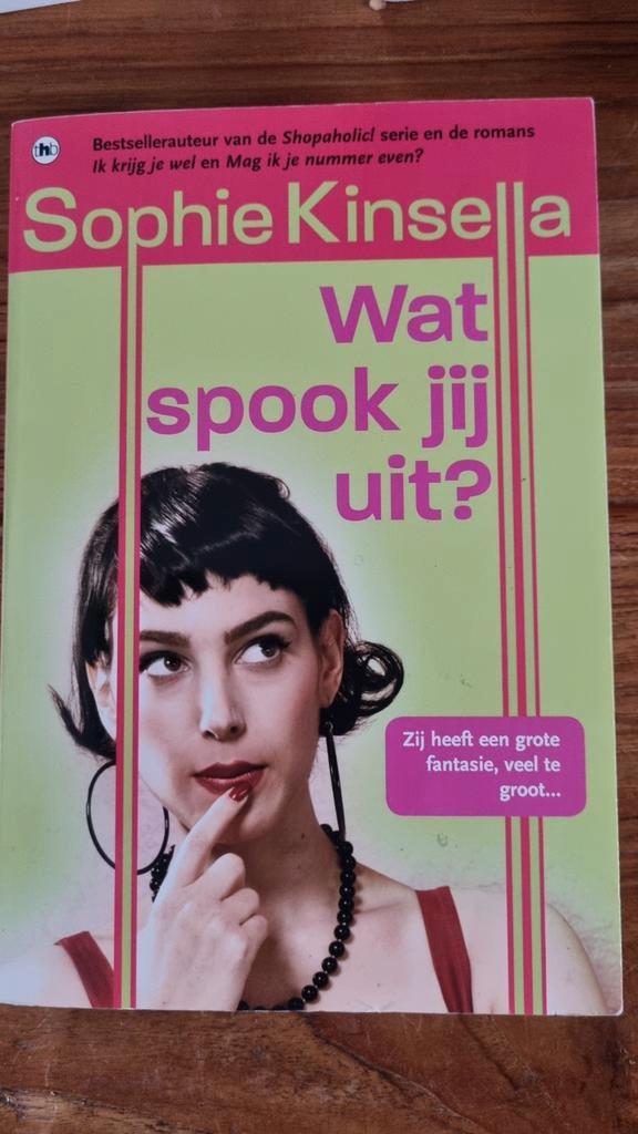 Sophie Kinsella - Wat spook jij uit?, Boeken, Literatuur, Zo goed als nieuw, Ophalen of Verzenden