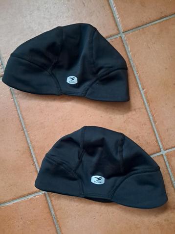 2 Winter Mountainbike Mutsen - Zo Goed Als Nieuw beschikbaar voor biedingen