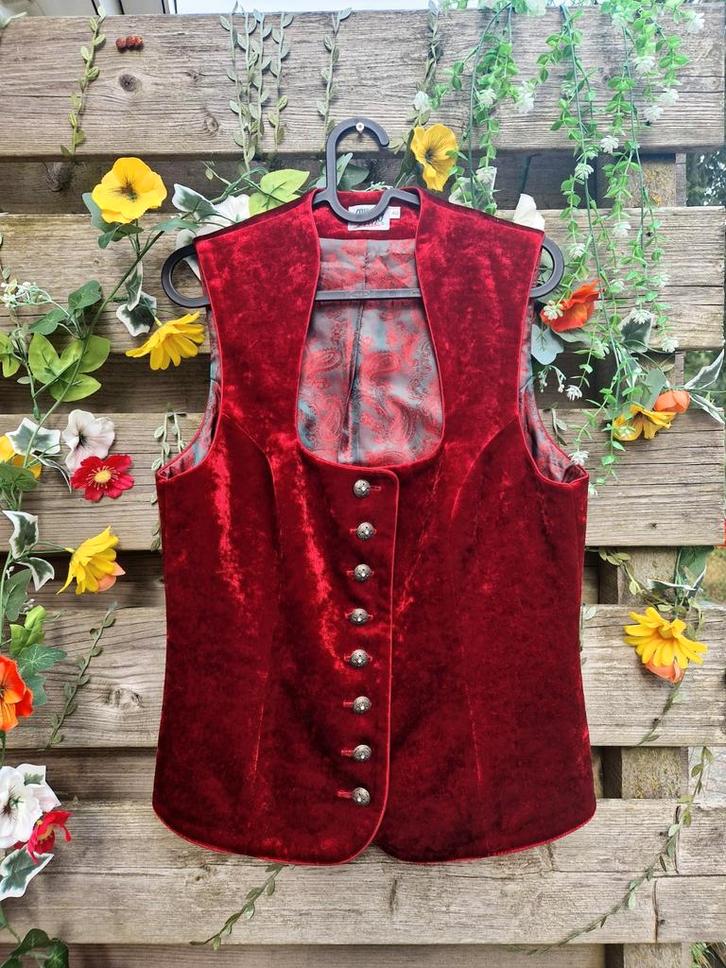 Unieke vintage gothic fluweel rode gilet top, Kleding | Dames, Tops, Zo goed als nieuw, Maat 36 (S), Rood, Ophalen of Verzenden