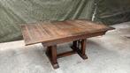 Antieke uitschuif tafel met gotisch houtsnijwerk in de poot., Ophalen