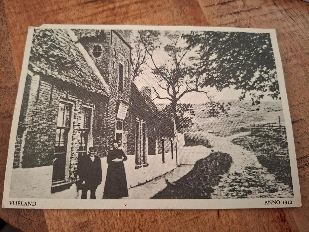 Ansichtkaart armenhuis anno 1910 Vlieland, Ophalen of Verzenden, Voor 1920, Waddeneilanden