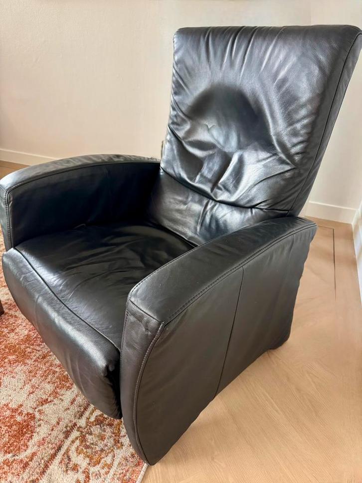 Zwart leren fauteuil met ligstand, Huis en Inrichting, Fauteuils, Gebruikt, Leer, 50 tot 75 cm, 75 tot 100 cm, Ophalen