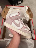 Nike Dunk High 1985 Pink Denim /Barely Rose EU 40.5, Kleding | Dames, Schoenen, Nike, Nieuw, Ophalen of Verzenden, Sneakers of Gympen