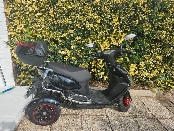 2024 bj. Nipponia Pride Scooter - Zuinig en Betrouwbaar!, Fietsen en Brommers, Snorfietsen en Snorscooters, Zo goed als nieuw