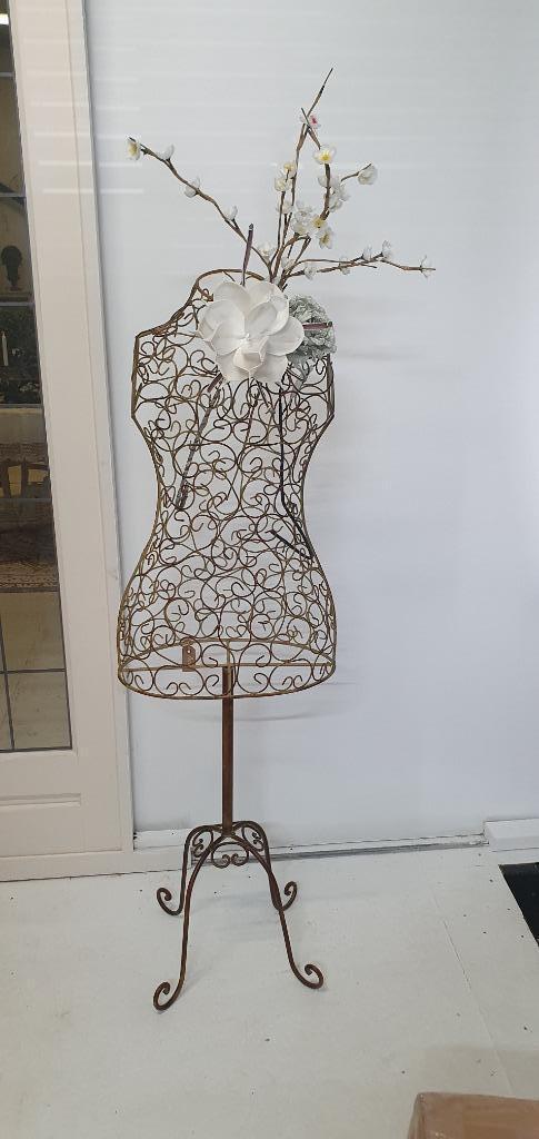 Brocante metalen/ijzerdraad paspop, Antiek en Kunst, Curiosa en Brocante, Ophalen