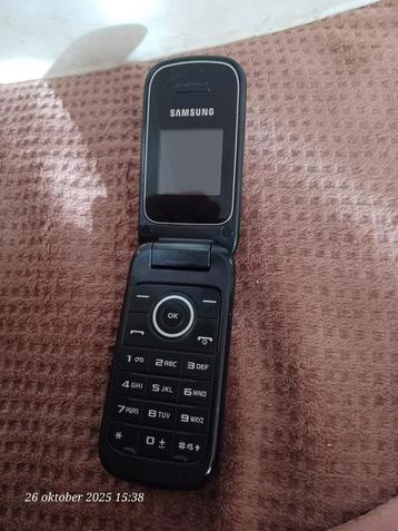 Oude Mobiele telefoon  samsung 2,50 €€ beschikbaar voor biedingen
