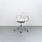 6x Vitra Eames EA 117 Bureaustoel Wit Netweave - Chroom, Huis en Inrichting, Bureaustoelen, Wit, Ophalen of Verzenden, Zo goed als nieuw