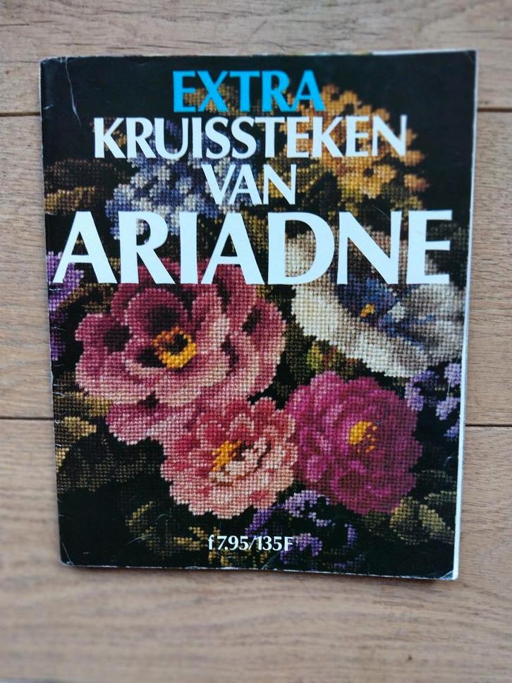 Ariadne extra Kruissteken 1977, Hobby en Vrije tijd, Borduren en Borduurmachines, Gebruikt, Patroon, Handborduren, Ophalen of Verzenden