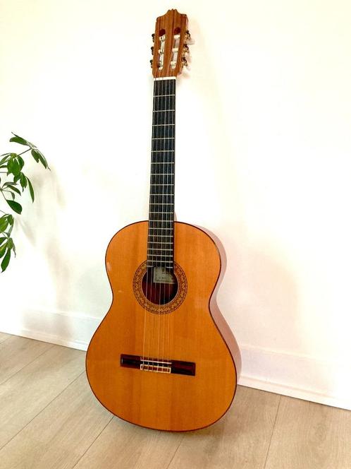 Alhambra 5P spaanse gitaar, Muziek en Instrumenten, Snaarinstrumenten | Gitaren | Akoestisch, Gebruikt, Klassieke of Spaanse gitaar