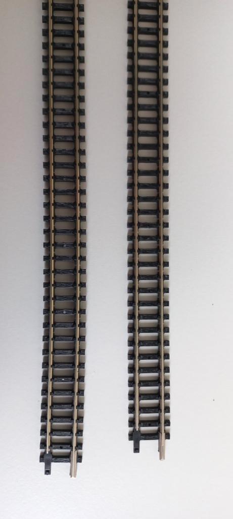 2x Minitrix N Flexibele Rail 730 mm, Hobby en Vrije tijd, Modeltreinen | N-Spoor, Zo goed als nieuw, Rails, Gelijkstroom, Trix