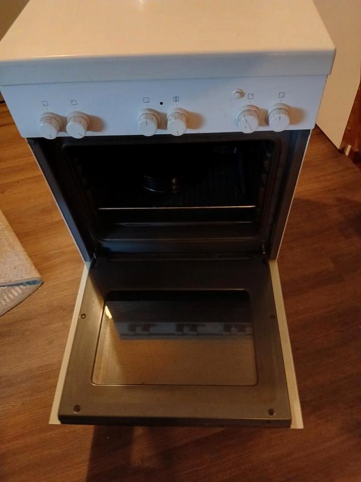 Gebruikte Bosch Fornuis - Gas, Witgoed en Apparatuur, Fornuizen, Gebruikt, Vrijstaand, Gas, 4 kookzones, 85 tot 90 cm, 45 tot 60 cm