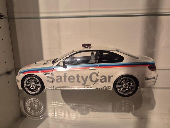 Kyosho 1:18 BMW M3 E92 Safety Car Moto GP 2008, Hobby en Vrije tijd, Modelbouw | Auto's en Voertuigen, Gebruikt, Auto, Verzenden