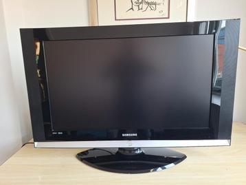 Samsung tv, werkt prima  beschikbaar voor biedingen