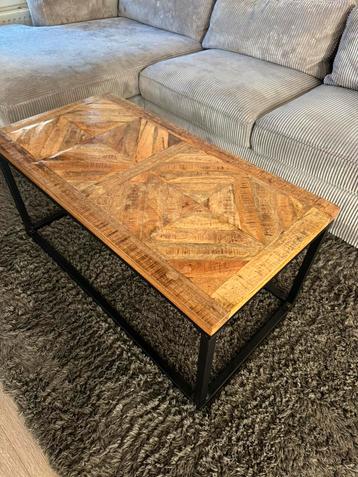 Salontafel  beschikbaar voor biedingen