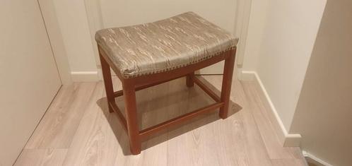 stevige eiken voetenbank of kruk, Huis en Inrichting, Banken | Voetenbanken en Poefen, Gebruikt, Minder dan 50 cm, 50 tot 75 cm