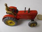 1956 Dinky Toys 300 MASSEY HARRIS TRACTOR + DRIVER., Hobby en Vrije tijd, Dinky Toys, Gebruikt, Ophalen of Verzenden, Tractor of Landbouw