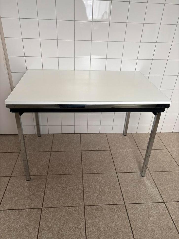 Uitschuifbare eettafel met chromen poten, Huis en Inrichting, Tafels | Eettafels, Gebruikt, 50 tot 100 cm, 100 tot 150 cm, Rechthoekig