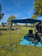 Zweefparasol met voetstenen - Camping Nieuwegein, Tuin en Terras, Ophalen, Kantelbaar, Gebruikt, 2 tot 3 meter