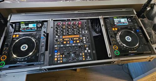 Pioneer CDJ2000 2X + Behringer DDM4000 in flightcase, Muziek en Instrumenten, Dj-sets en Draaitafels, Gebruikt, Dj-set, Pioneer