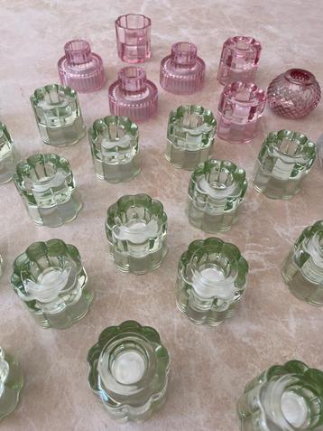 32 Glazen kaarsenhouders waxinelichtje/kandelaar groen/roze beschikbaar voor biedingen