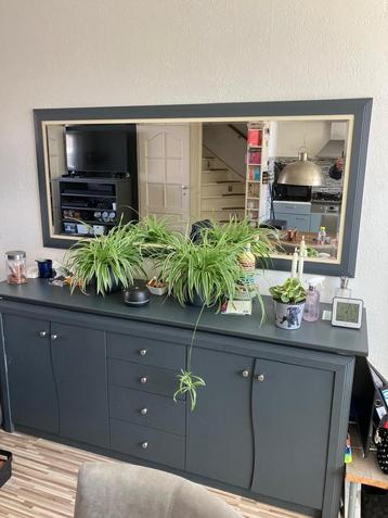 Donkergrijs dressoir