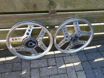 Honda mbx 50 80 wielen. beschikbaar voor biedingen