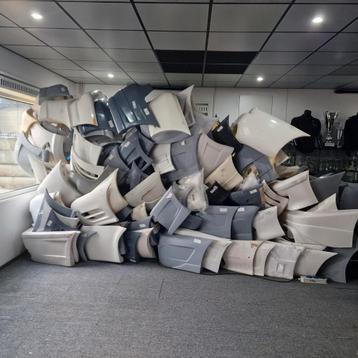 Grote partij tuning bumpers,  sideskirts en onderspoilers beschikbaar voor biedingen