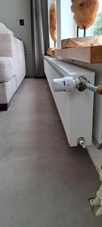 Radiator T22 2400x300 - Gebruikt, Doe-het-zelf en Verbouw, Gebruikt, Radiator, 150 cm of meer, Ophalen of Verzenden