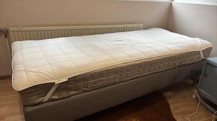Bed Ikea, Huis en Inrichting, Slaapkamer | Bedden, Zo goed als nieuw, Eenpersoons, 90 cm, Stof, Grijs, Ophalen