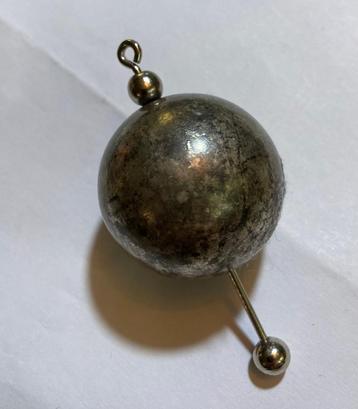 Vintage verzilverde kettinghanger bolletje zilver hangertje beschikbaar voor biedingen