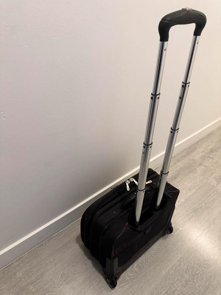 Wenger Patriot Laptopkoffer met Wielen, Sieraden, Tassen en Uiterlijk, Koffers, Zo goed als nieuw, Zacht kunststof, Minder dan 50 cm