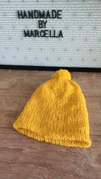 Gele handgemaakte muts met pompon 3 tot 6 maand, Kinderen en Baby's, Babykleding | Mutsen, Sjaals en Wanten, Maat 62, Jongetje of Meisje
