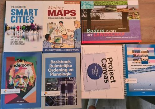 Studieboeken geo media en design, Boeken, Schoolboeken, Zo goed als nieuw, Overige vakken, Overige niveaus, Ophalen of Verzenden