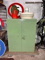 Industriële vintage groene kast, Ophalen