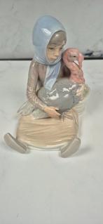 Lladro Meisje met Kalkoen, Ophalen of Verzenden, Zo goed als nieuw, Mens