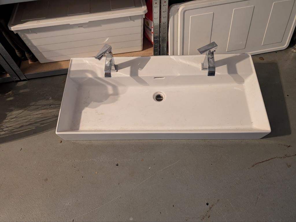 Dubbele wastafel met kranen, Ophalen, Gebruikt, 100 tot 150 cm, Minder dan 100 cm