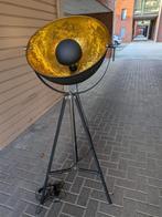 Moderne vloerlamp, Huis en Inrichting, Lampen | Vloerlampen, Ophalen, Zo goed als nieuw, 150 tot 200 cm