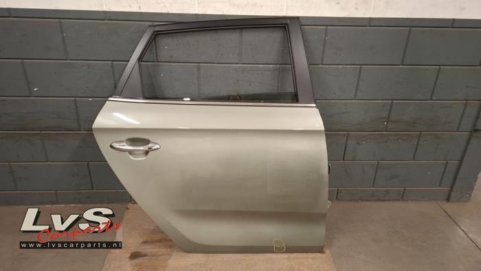 Portier 4Deurs rechts-achter van een Kia Carens (K3Y), Auto-onderdelen, Carrosserie en Plaatwerk, Deur, Kia, Gebruikt, 3 maanden garantie