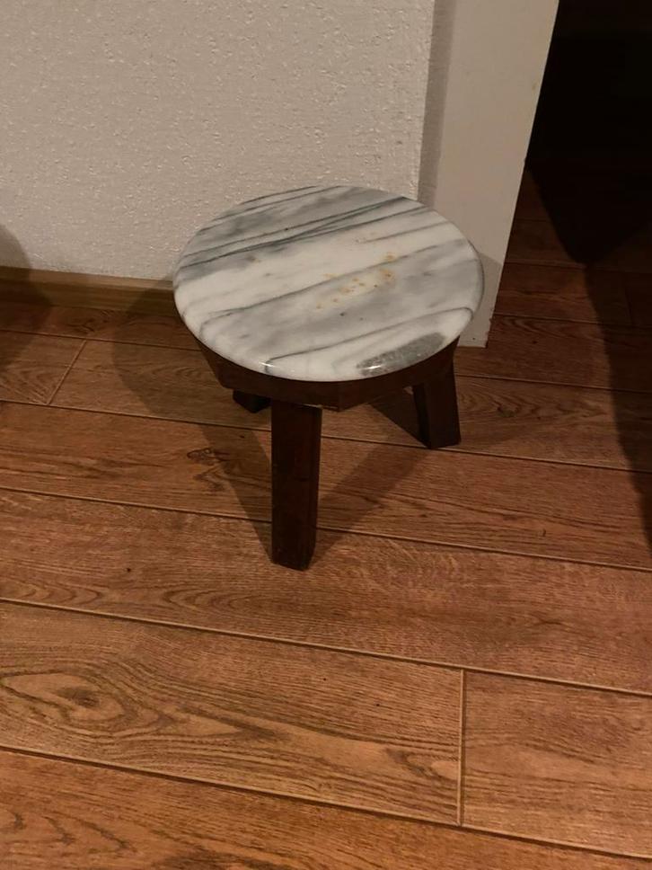 Houten krukje met marmeren blad, Huis en Inrichting, Krukjes, Gebruikt, Hout, Ophalen