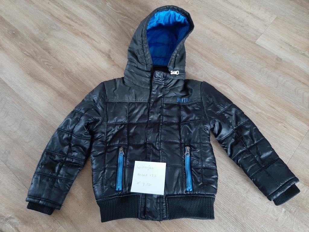 Winterjas maat 122, Kinderen en Baby's, Kinderkleding | Maat 122, Ophalen of Verzenden, Zo goed als nieuw, Jongen, Jas