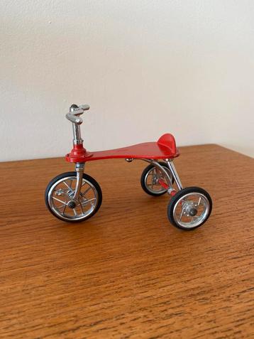 Vintage miniatuur driewieler VA Patentado beschikbaar voor biedingen
