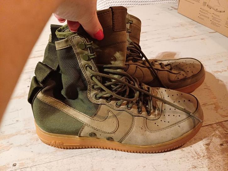 Nike Air Force 1 Aulir - Maat 42,5, Kleding | Dames, Schoenen, Gedragen, Overige kleuren, Ophalen of Verzenden