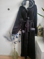 Zachte zwarte badjas met capuchon, Kleding | Dames, Huispakken, Maat 38/40 (M), Zwart, Ophalen of Verzenden, Onbekend