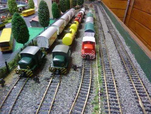 2  GOEDEREN TREINEN TANK WAGONS, Hobby en Vrije tijd, Modeltreinen | H0, Gebruikt, Treinset, Wisselstroom, Fleischmann, NS, Verzenden