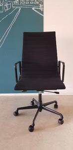 Vitra Eames EA119 Black +++ NIEUWSTAAT, Huis en Inrichting, Fauteuils, Ophalen, Zo goed als nieuw, Metaal, Design