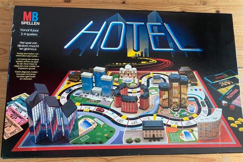 Hotel MB bordspel zwarte doos oude, Hobby en Vrije tijd, Gezelschapsspellen | Bordspellen, Zo goed als nieuw, Een of twee spelers