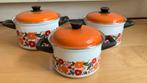 Emaille pannen / kookpannen set - retro bloemen, Huis en Inrichting, Keuken | Potten en Pannen, Ophalen, Gebruikt, Overige materialen