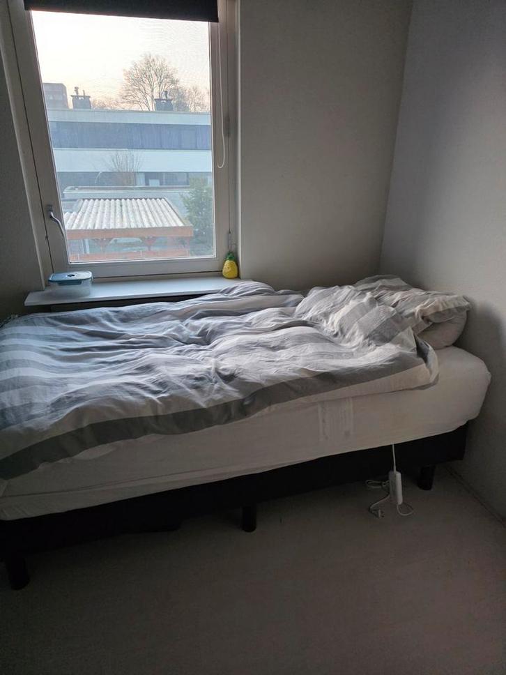 Een persoons bed boxspring met goed matras, Huis en Inrichting, Slaapkamer | Bedden, Zo goed als nieuw, Eenpersoons, 90 cm, 200 cm