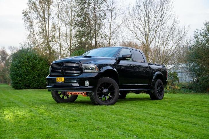 Dodge RAM 1500 5.7 V8 HEMI 4x4 Quad Cab, Auto's, Dodge, Particulier, RAM 1500, LPG, Euro 6, SUV of Terreinwagen, Automaat, Zwart