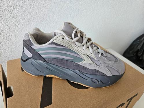 Nieuwe Yeezy boost 700 Tephra maat 38 2/3, Kleding | Dames, Schoenen, Nieuw, Sneakers of Gympen, Grijs, Ophalen of Verzenden